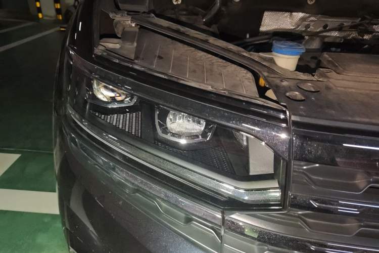 Used Volkswagen Teramont X 2020 Facelift 380TSI Four-Wheel Drive Luxury Edition Right Front Headlight