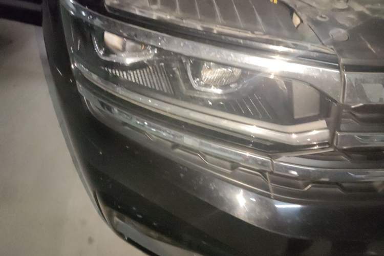 Used Volkswagen Teramont X 2020 Facelifted 330TSI Two-Wheel-Drive Luxury Edition Right Front Headlight