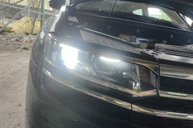 Used Volkswagen Teramont X 2020 Facelift 380TSI Four-Wheel Drive Luxury Edition Right Front Headlight