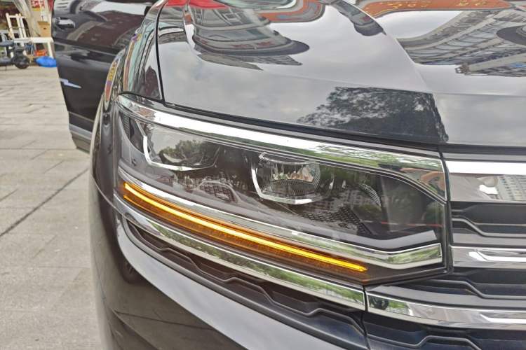 Used Volkswagen Teramont X 2020 380TSI Four-Wheel Drive Luxury Edition Right Front Headlight