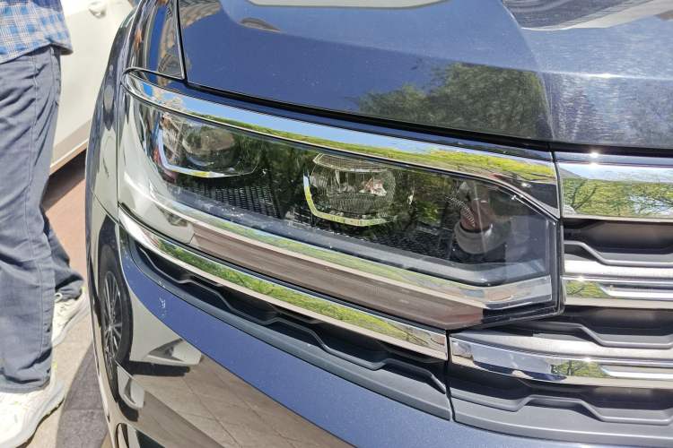 Used Volkswagen Teramont X 2020 330TSI Two-Wheel-Drive Luxury Edition Right Front Headlight