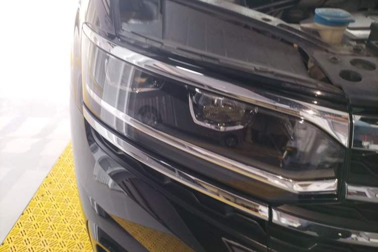 Used Volkswagen Teramont X 2020 330TSI Two-Wheel-Drive Luxury Edition Right Front Headlight