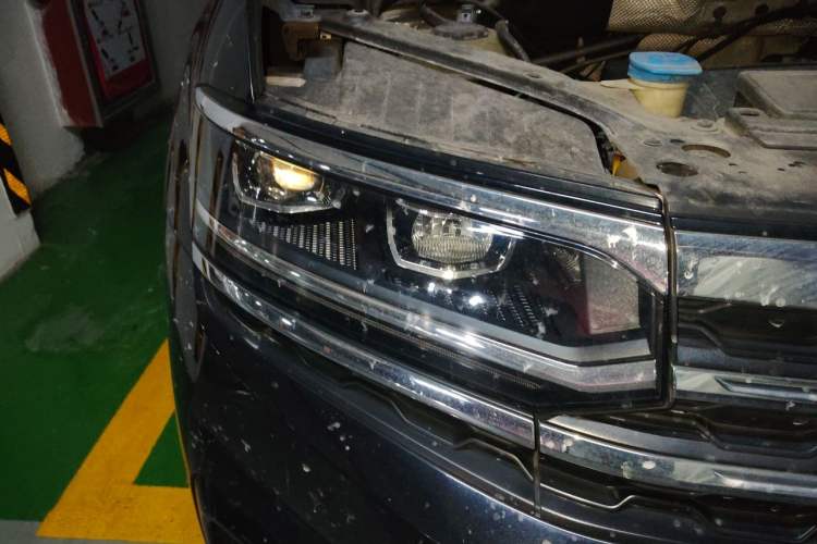 Used Volkswagen Teramont X 2020 Facelift 380TSI Four-Wheel Drive Luxury Edition Right Front Headlight