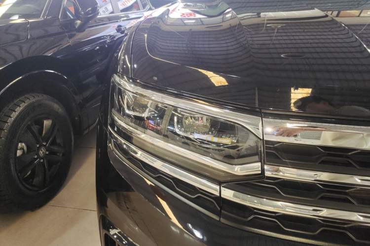 Used Volkswagen Teramont X 2020 Revised Version 380TSI Four-Wheel Drive Prestige Luxury Edition Right Front Headlight