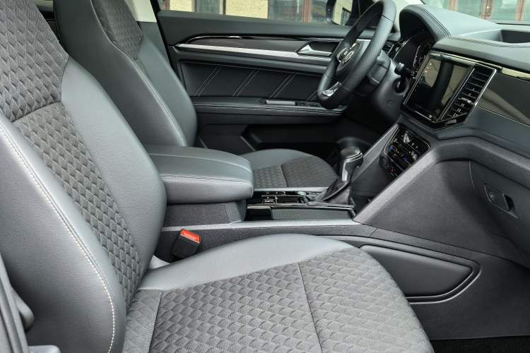 Used Volkswagen Teramont X 2020 Facelifted 330TSI Two-Wheel-Drive Luxury Edition Right Front Seat
