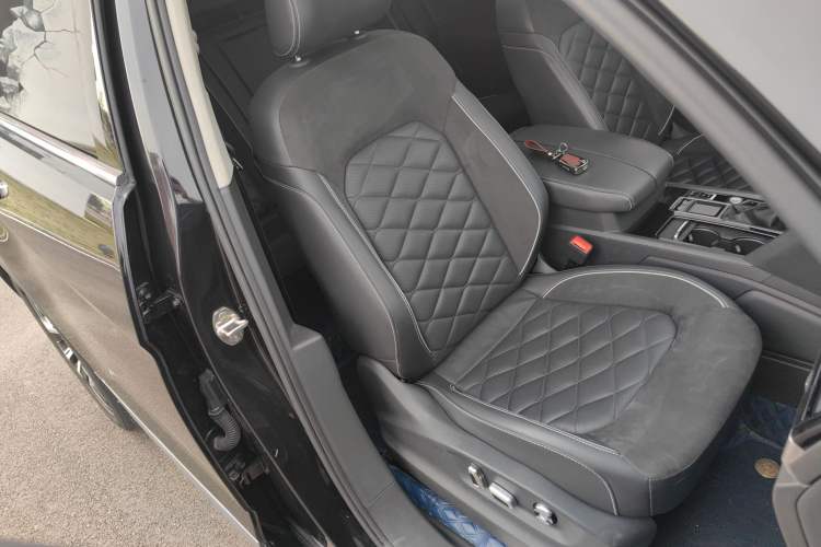 Used Volkswagen Teramont X 2020 Revised Version 330TSI Two-Wheel Drive Prestige Luxury Edition Right Front Seat