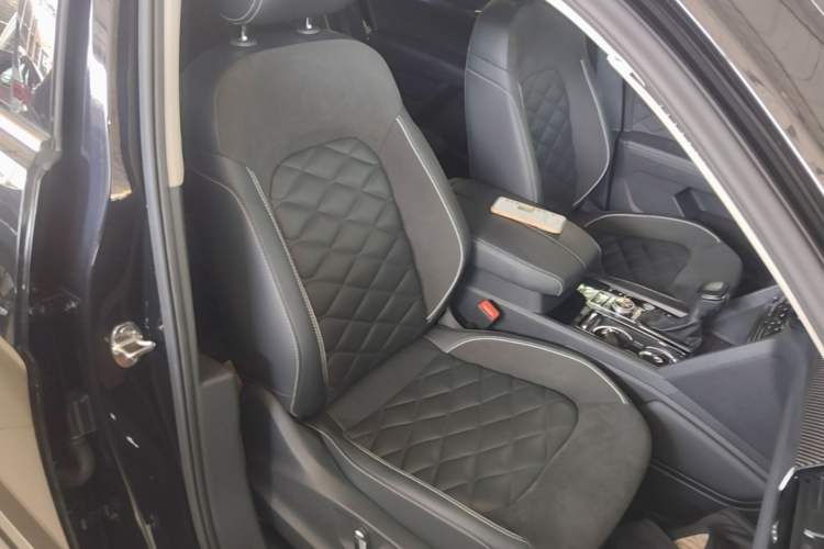 Used Volkswagen Teramont X 2020 Revised Version 380TSI Four-Wheel Drive Prestige Luxury Edition Right Front Seat