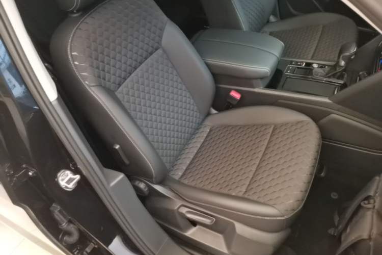 Used Volkswagen Teramont X 2020 Facelifted 330TSI Two-Wheel-Drive Luxury Edition Right Front Seat