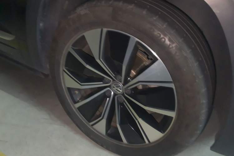 Used Volkswagen Teramont X 2020 380TSI Four-Wheel Drive Prestige Luxury Edition Right Front Wheel Hub
