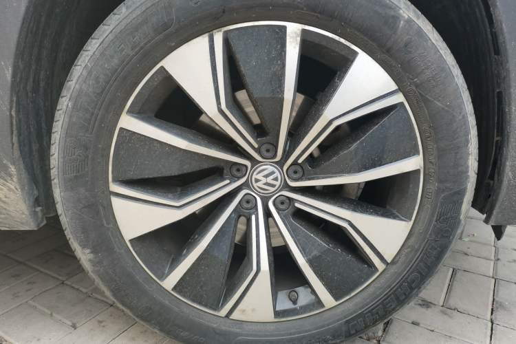 Used Volkswagen Teramont X 2020 330TSI Two-Wheel-Drive Prestige Luxury Edition Right Front Wheel Hub