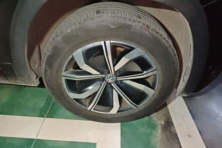Used Volkswagen Teramont X 2020 Facelift 380TSI Four-Wheel Drive Luxury Edition Right Front Wheel Hub