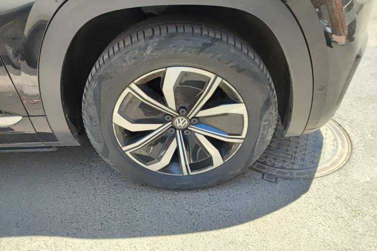 Used Volkswagen Teramont X 2020 Facelift 380TSI Four-Wheel Drive Luxury Edition Right Front Wheel Hub