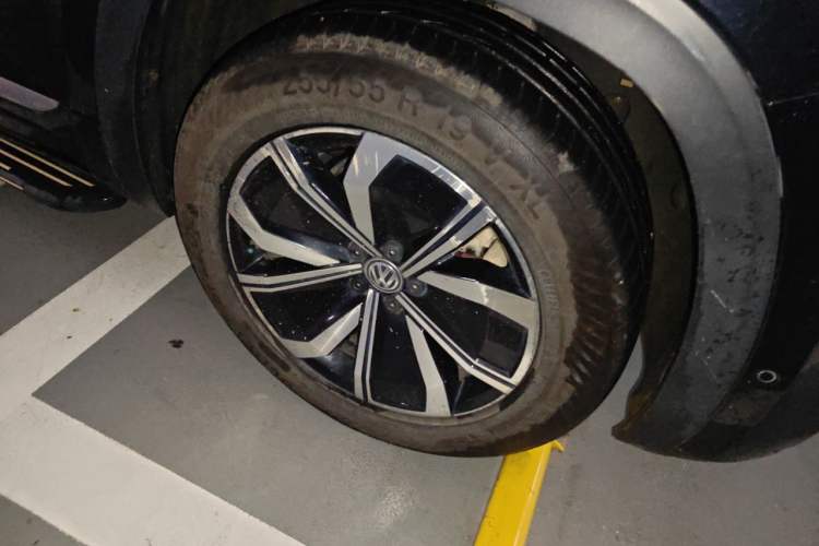 Used Volkswagen Teramont X 2020 Facelift 380TSI Four-Wheel Drive Luxury Edition Right Front Wheel Hub
