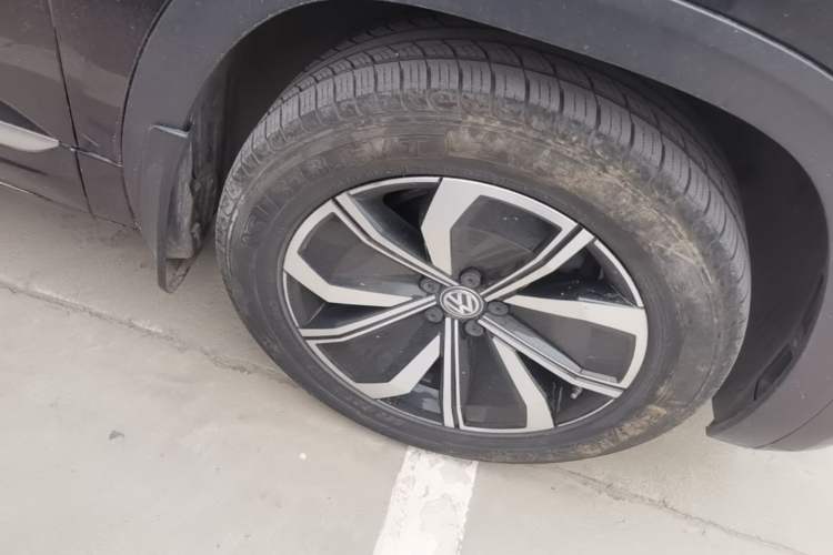 Used Volkswagen Teramont X 2020 Facelift 380TSI Four-Wheel Drive Luxury Edition Right Front Wheel Hub