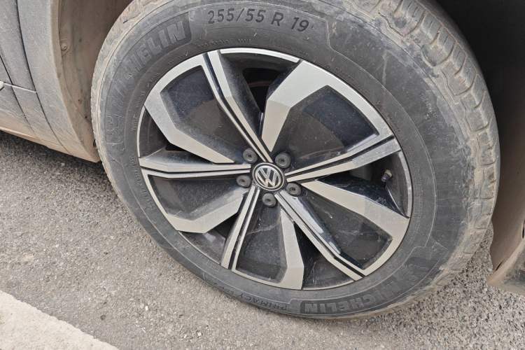 Used Volkswagen Teramont X 2020 Facelift 380TSI Four-Wheel Drive Luxury Edition Right Front Wheel Hub