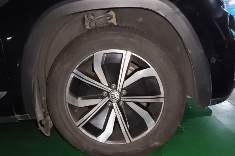 Used Volkswagen Teramont X 2020 Facelifted 330TSI Two-Wheel-Drive Luxury Edition Right Front Wheel Hub