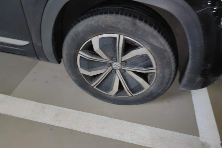 Used Volkswagen Teramont X 2020 Facelift 380TSI Four-Wheel Drive Luxury Edition Right Front Wheel Hub