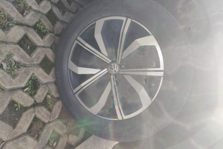 Used Volkswagen Teramont X 2020 Facelift 380TSI Four-Wheel Drive Luxury Edition Right Front Wheel Hub
