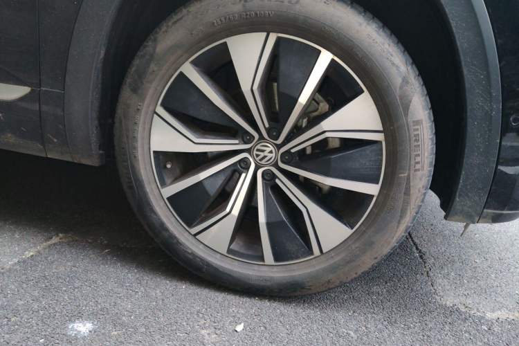 Used Volkswagen Teramont X 2020 Revised Version 380TSI Four-Wheel Drive Prestige Luxury Edition Right Front Wheel Hub