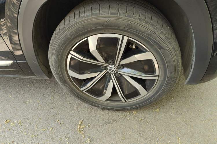 Used Volkswagen Teramont X 2020 Facelift 380TSI Four-Wheel Drive Luxury Edition Right Front Wheel Hub