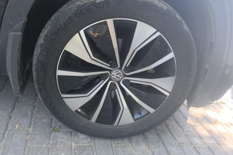 Used Volkswagen Teramont X 2020 Revised Version 380TSI Four-Wheel Drive Prestige Luxury Edition Right Front Wheel Hub