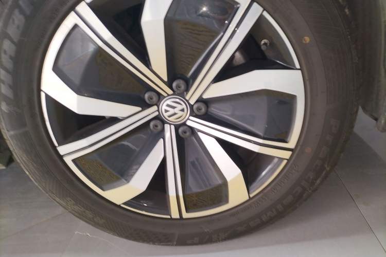 Used Volkswagen Teramont X 2020 330TSI Two-Wheel-Drive Luxury Edition Right Front Wheel Hub