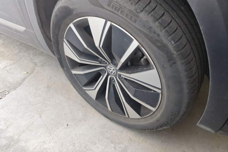 Used Volkswagen Teramont X 2020 Revised Version 380TSI Four-Wheel Drive Prestige Luxury Edition Right Front Wheel Hub