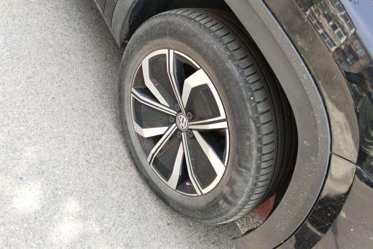 Used Volkswagen Teramont X 2020 Facelift 380TSI Four-Wheel Drive Luxury Edition Right Front Wheel Hub