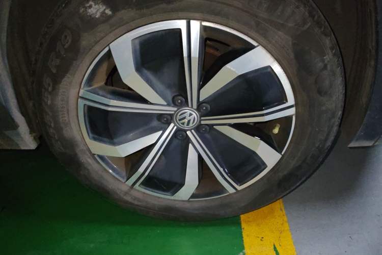 Used Volkswagen Teramont X 2020 Facelift 380TSI Four-Wheel Drive Luxury Edition Right Front Wheel Hub
