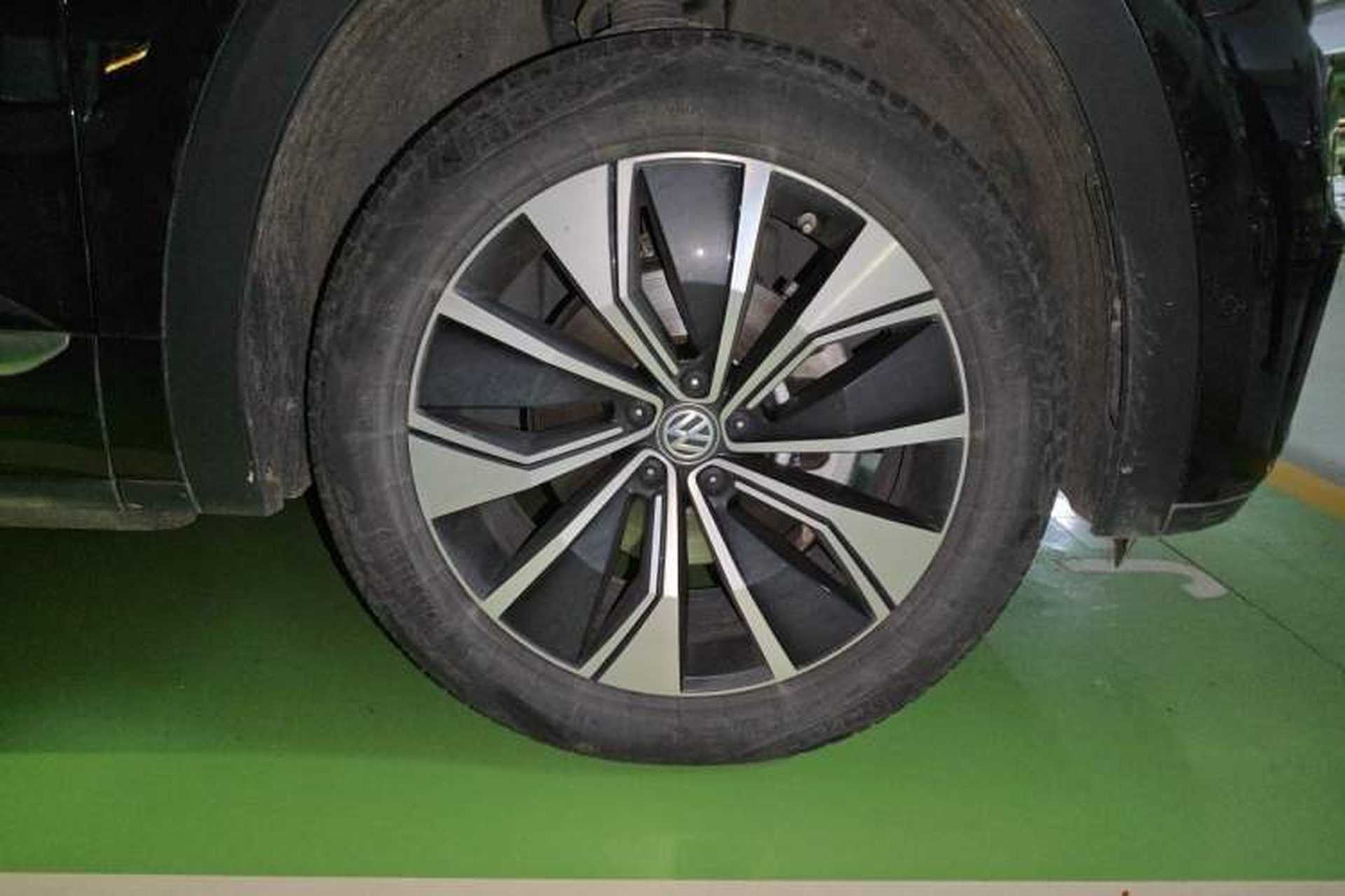 Used Volkswagen Teramont X 2020 Revised Version 380TSI Four-Wheel Drive Prestige Luxury Edition Right Front Wheel Hub