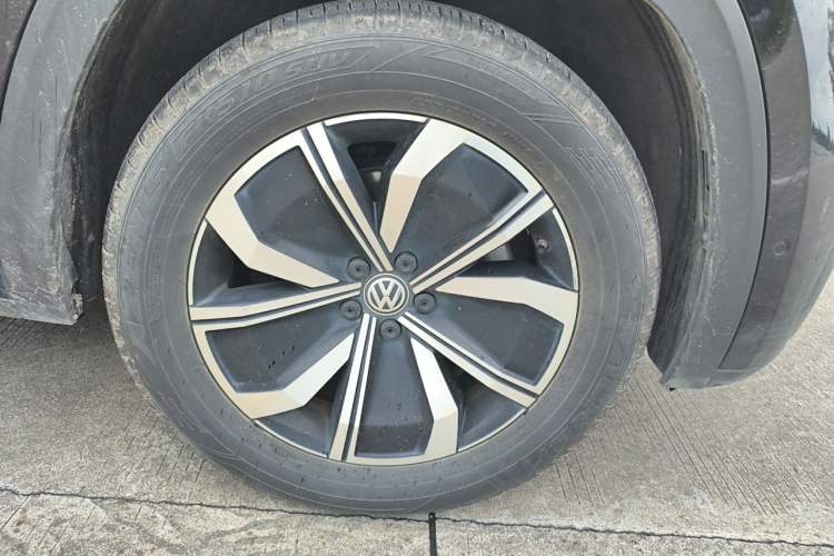 Used Volkswagen Teramont X 2020 Facelift 380TSI Four-Wheel Drive Luxury Edition Right Front Wheel Hub
