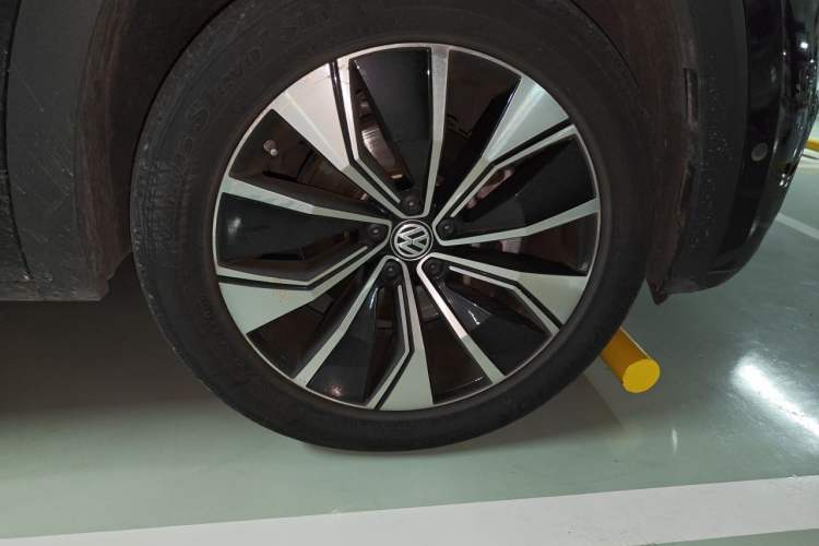 Used Volkswagen Teramont X 2020 380TSI Four-Wheel Drive Prestige Luxury Edition Right Front Wheel Hub