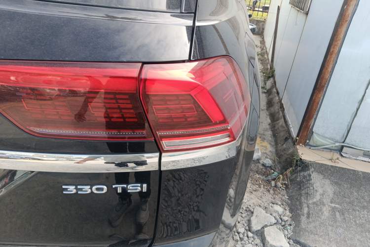 Used Volkswagen Teramont X 2020 330TSI Two-Wheel-Drive Prestige Luxury Edition Right Rear Taillight