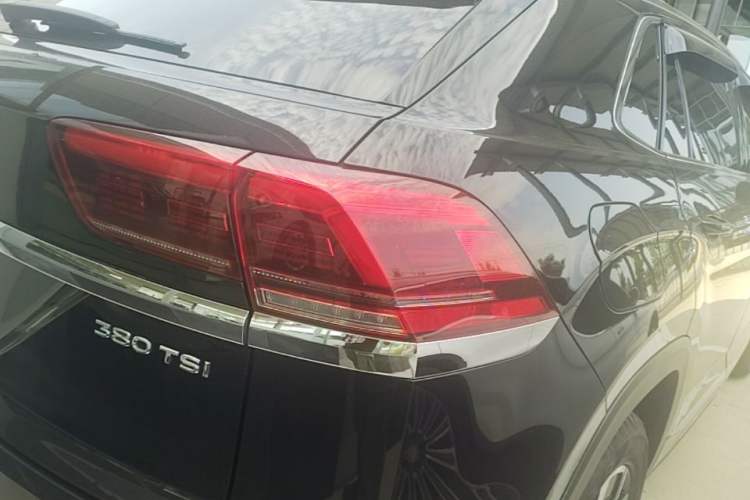 Used Volkswagen Teramont X 2020 Facelift 380TSI Four-Wheel Drive Luxury Edition Right Rear Taillight