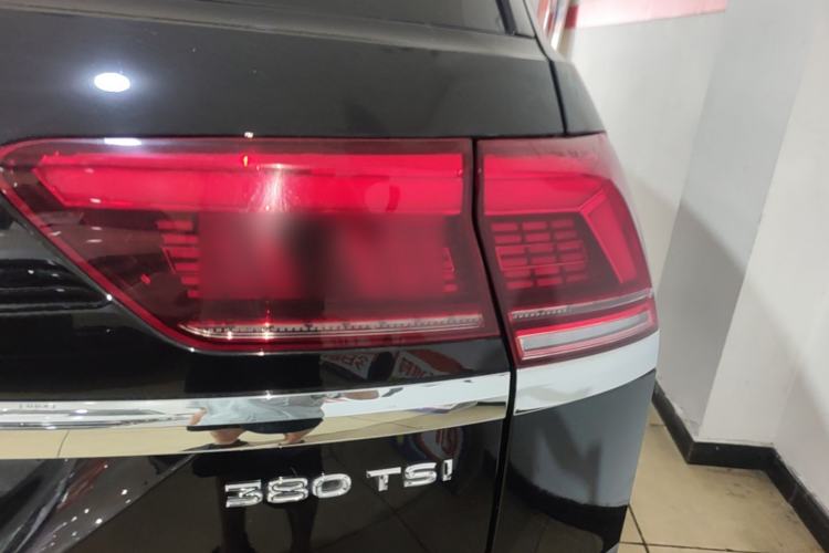 Used Volkswagen Teramont X 2020 380TSI Four-Wheel Drive Prestige Luxury Edition Right Rear Taillight