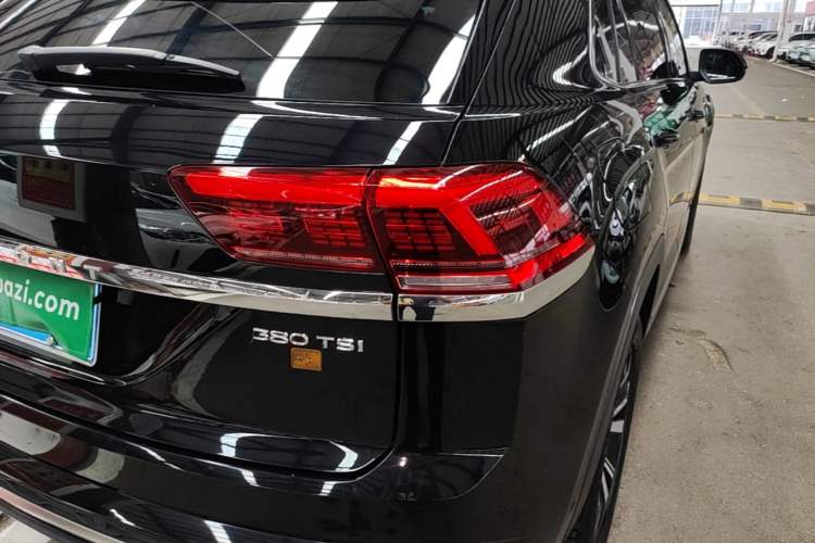 Used Volkswagen Teramont X 2020 Facelifted 330TSI Two-Wheel-Drive Luxury Edition Right Rear Taillight