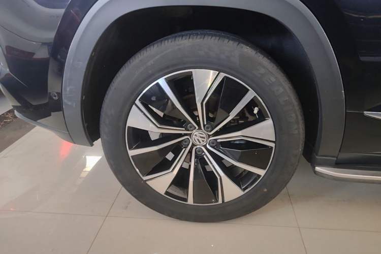 Used Volkswagen Teramont X 2020 Revised Version 380TSI Four-Wheel Drive Prestige Luxury Edition Right Rear Wheel Hub
