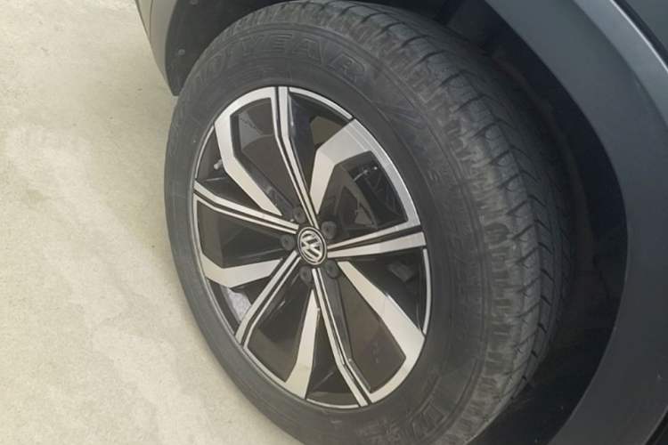 Used Volkswagen Teramont X 2020 Facelift 380TSI Four-Wheel Drive Luxury Edition Right Rear Wheel Hub