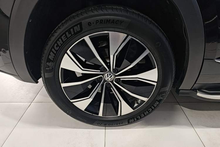 Used Volkswagen Teramont X 2020 Revised Version 380TSI Four-Wheel Drive Prestige Luxury Edition Right Rear Wheel Hub