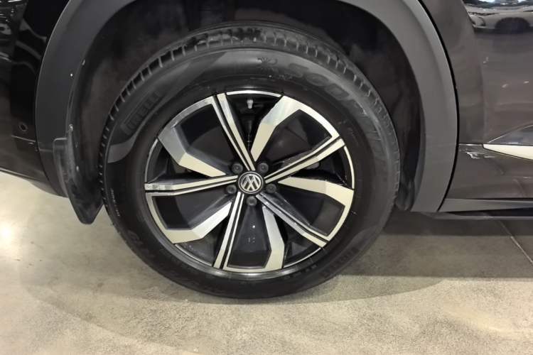 Used Volkswagen Teramont X 2020 Facelift 380TSI Four-Wheel Drive Luxury Edition Right Rear Wheel Hub