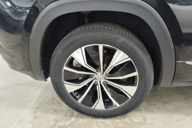 Used Volkswagen Teramont X 2020 Revised Version 330TSI Two-Wheel Drive Prestige Luxury Edition Right Rear Wheel Hub