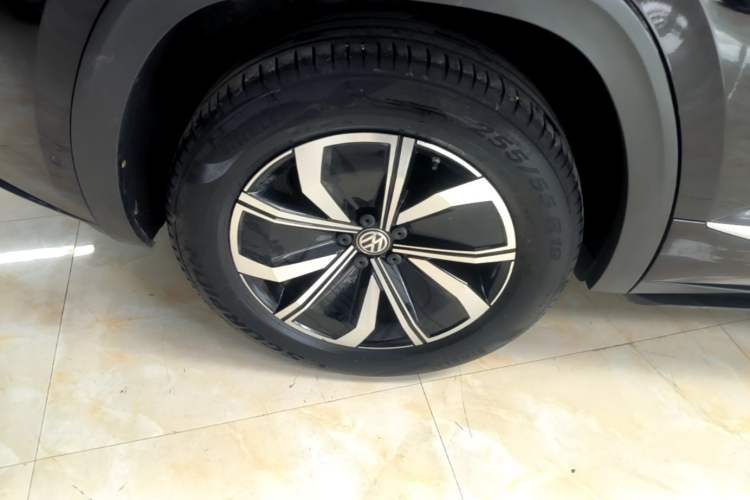 Used Volkswagen Teramont X 2020 Facelifted 330TSI Two-Wheel-Drive Luxury Edition Right Rear Wheel Hub
