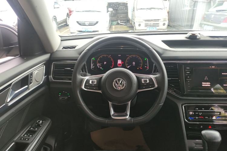 Used Volkswagen Teramont X 2020 Facelifted 330TSI Two-Wheel-Drive Luxury Edition Steering Wheel