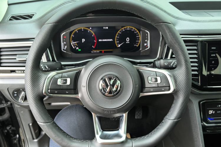 Used Volkswagen Teramont X 2020 Facelifted 330TSI Two-Wheel-Drive Luxury Edition Steering Wheel