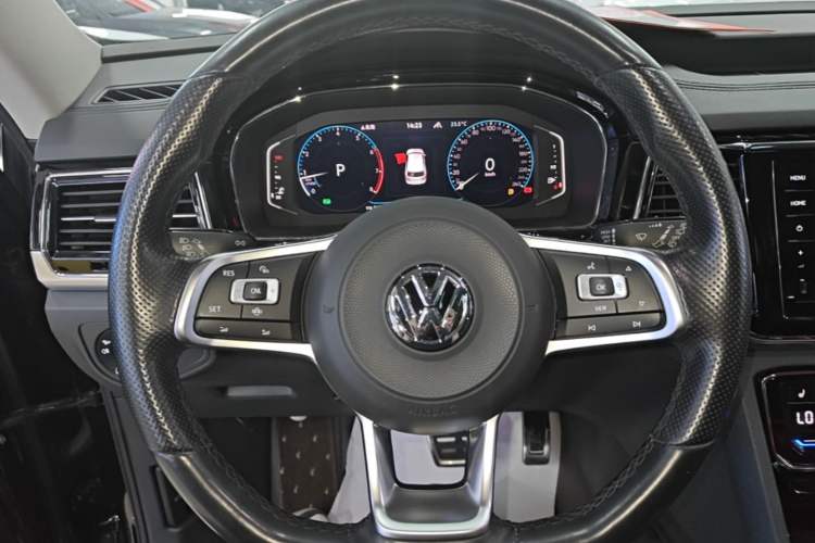 Used Volkswagen Teramont X 2020 Revised Version 380TSI Four-Wheel Drive Prestige Luxury Edition Steering Wheel