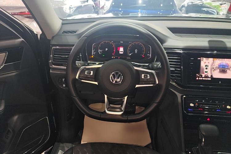 Used Volkswagen Teramont X 2020 Facelifted 330TSI Two-Wheel-Drive Luxury Edition Steering Wheel