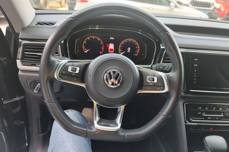 Used Volkswagen Teramont X 2020 Facelifted 330TSI Two-Wheel-Drive Luxury Edition Steering Wheel
