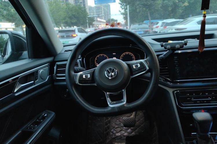 Used Volkswagen Teramont X 2020 Facelifted 330TSI Two-Wheel-Drive Luxury Edition Steering Wheel
