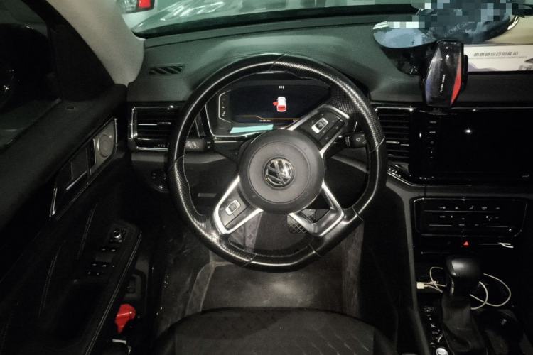 Used Volkswagen Teramont X 2020 Facelifted 330TSI Two-Wheel-Drive Luxury Edition Steering Wheel