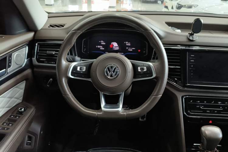 Used Volkswagen Teramont X 2020 Revised Version 380TSI Four-Wheel Drive Prestige Luxury Edition Steering Wheel